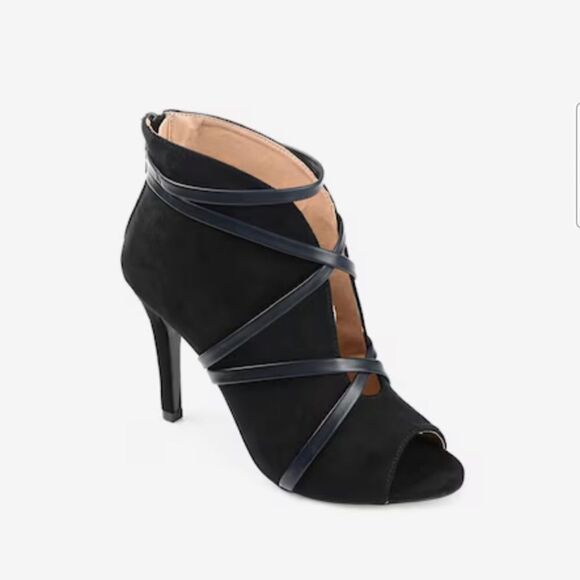 Journee Collection Samara Bootie NEW! - Picture 1 of 8